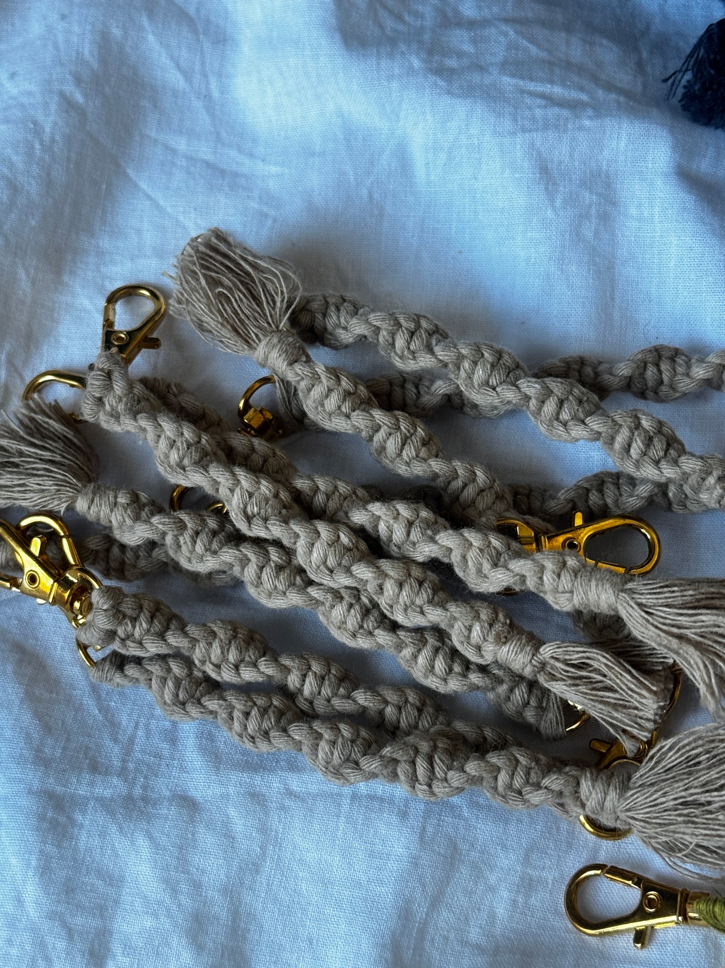 Llavero trenzado de macramé -