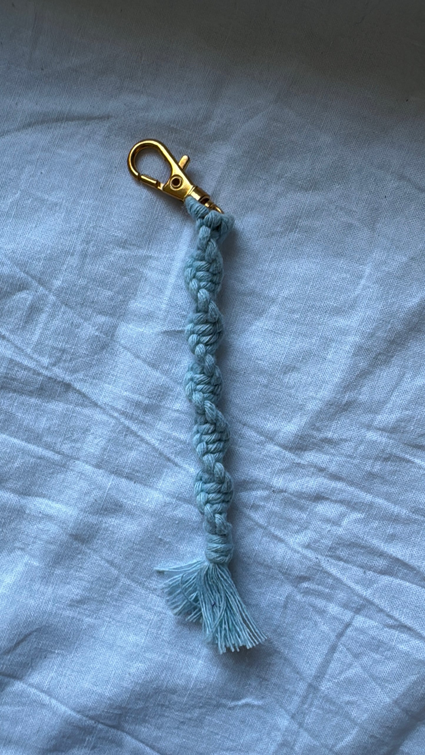 Llavero trenzado de macramé -